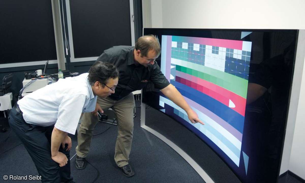 Samsung UE105S9W Curved TV