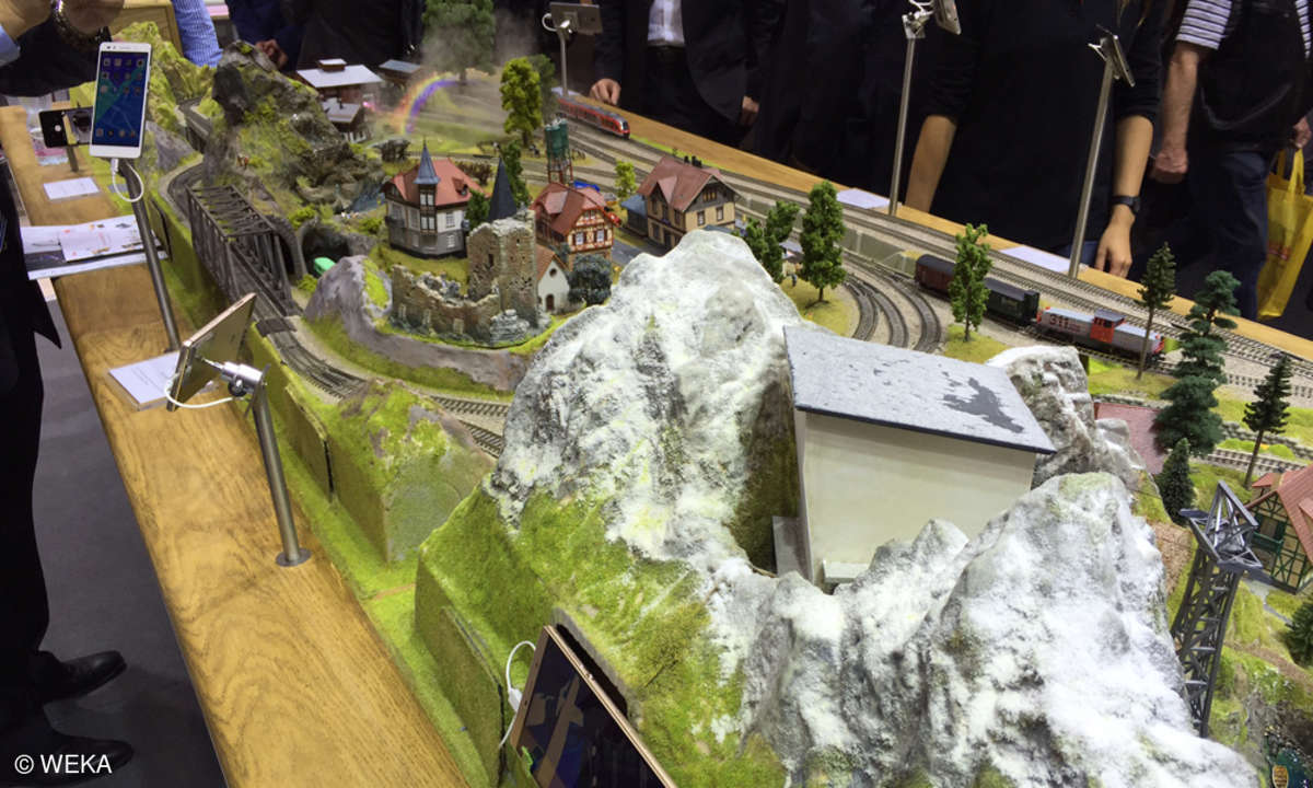 Modelleisenbahn am Huawei-Stand