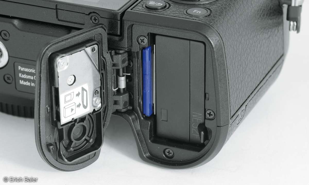 Panasonic GX8: Akku und Speicherkarte