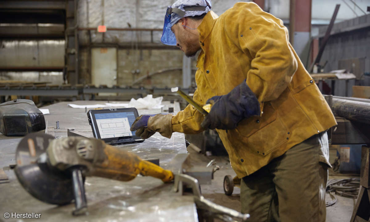 Robustes Tablet auf der Baustelle
