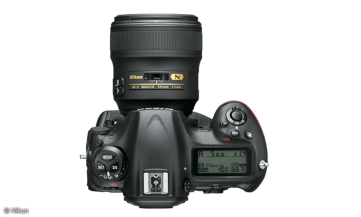 Nikon D5 von oben