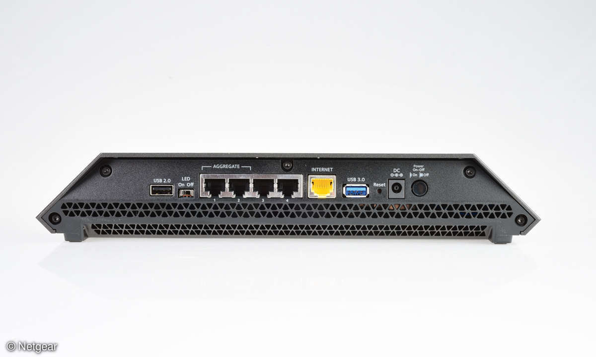 Netgear Nighthawk X6S R8000P back
