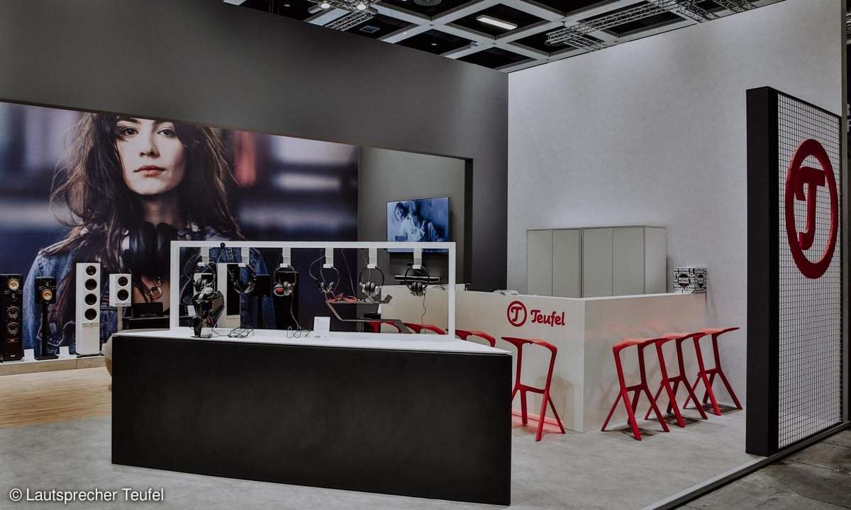 Messestand von Teufel