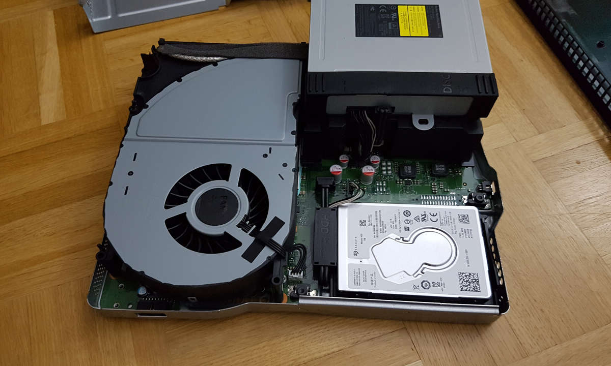 Xbox One X mit interner SSD: HDD-Wechsel, Formatieren und mehr