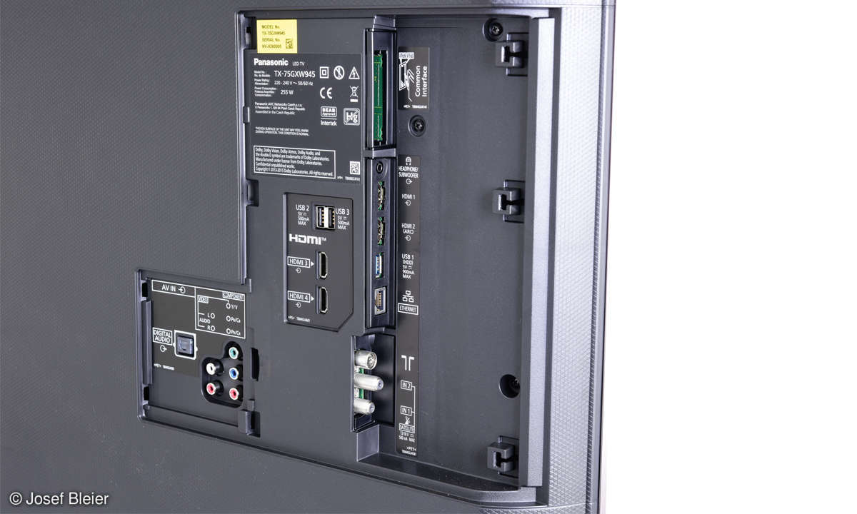 Panasonic TX-75GXW945 im Test: Anschlüsse