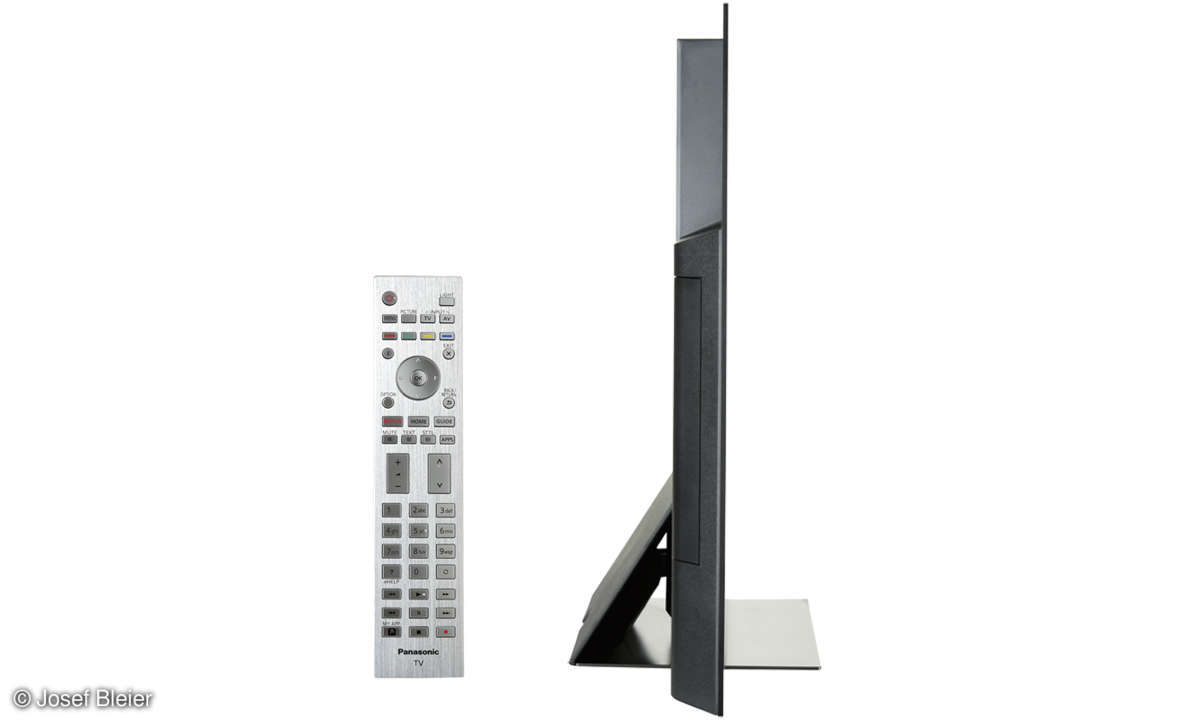 Panasonic TX-55GZW2004 im Test - Seitenansicht und Fernbedienung