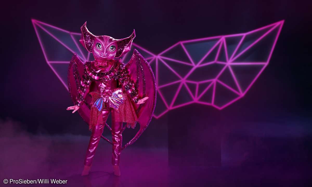masked singer 2020 fledermaus kostuem