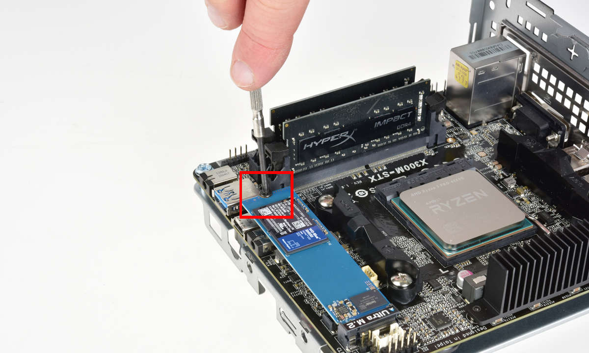 Mini-Homeoffice-PC im Eigenbau: M.2-SSD-Einbau
