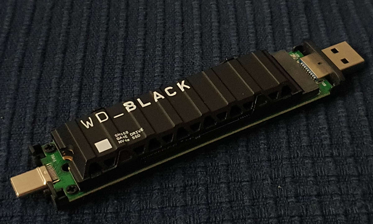 Testweise haben wie versucht, den USB-3.2-Anschluss der Xbox Series X auszureizen. Der I/O-Controller lässt aber nicht mehr zu, als für Xbox-One-Spiele nötig ist.