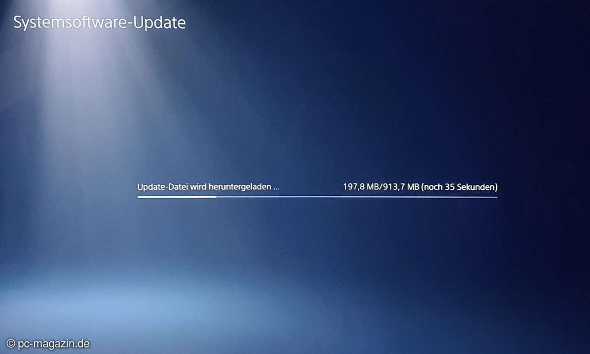Das PS5-Update lädt und hat die klassische Größe knapp unter 1 GB.