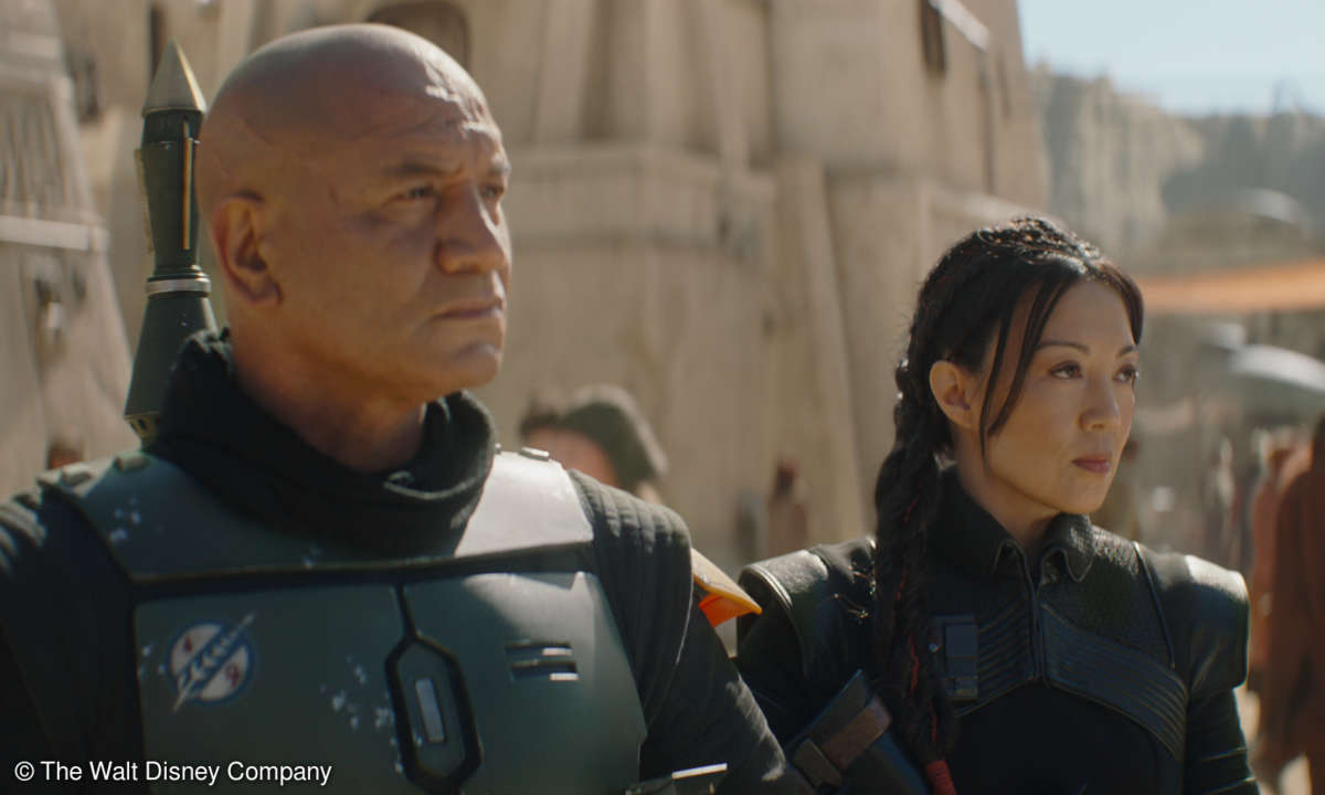 Temuera Morrison als Boba Fett und Ming-Na Wen als Fennec Shand