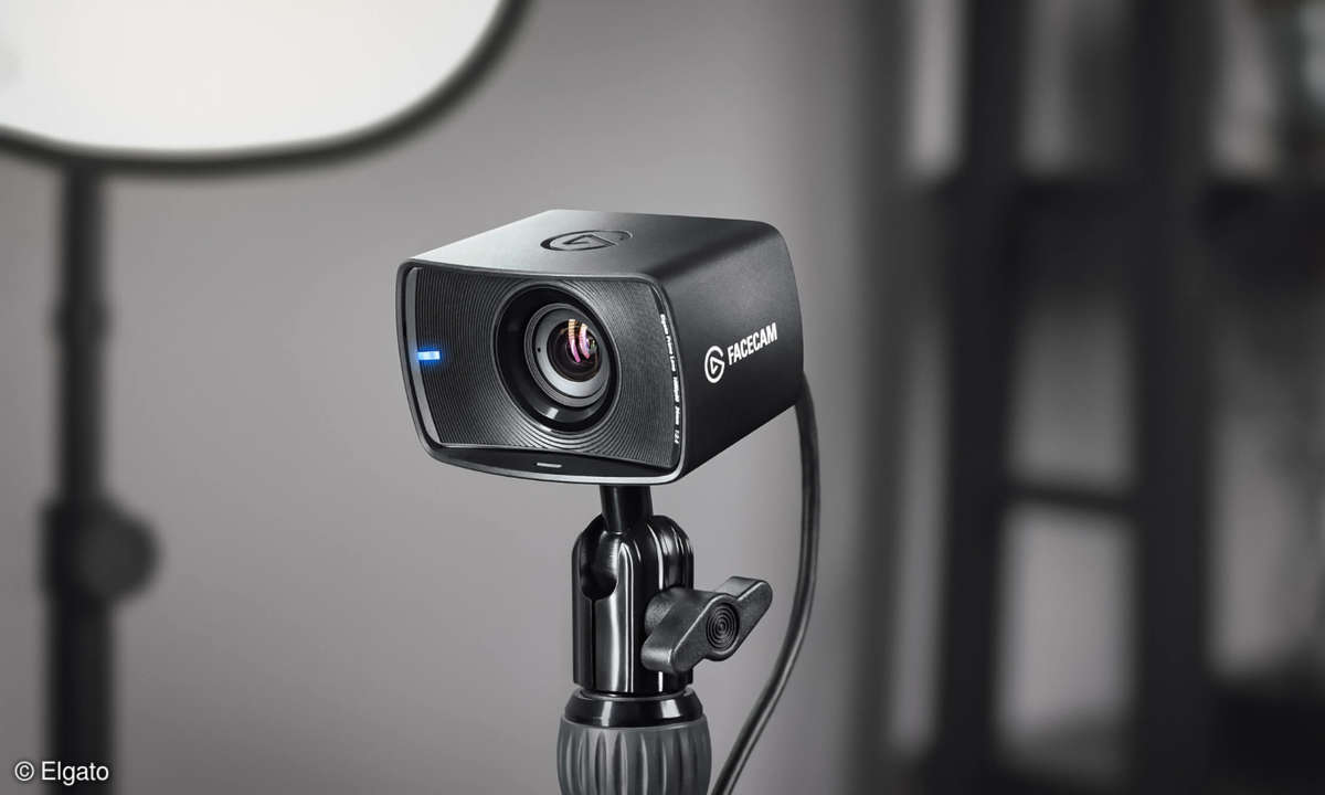 Die Elgato Facecam auf einem Stativ montiert