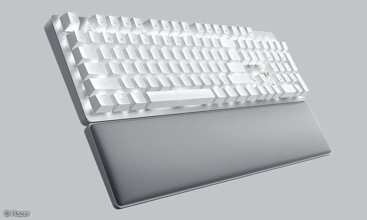Produktfoto der Razer Pro Type Ultra, geneigt