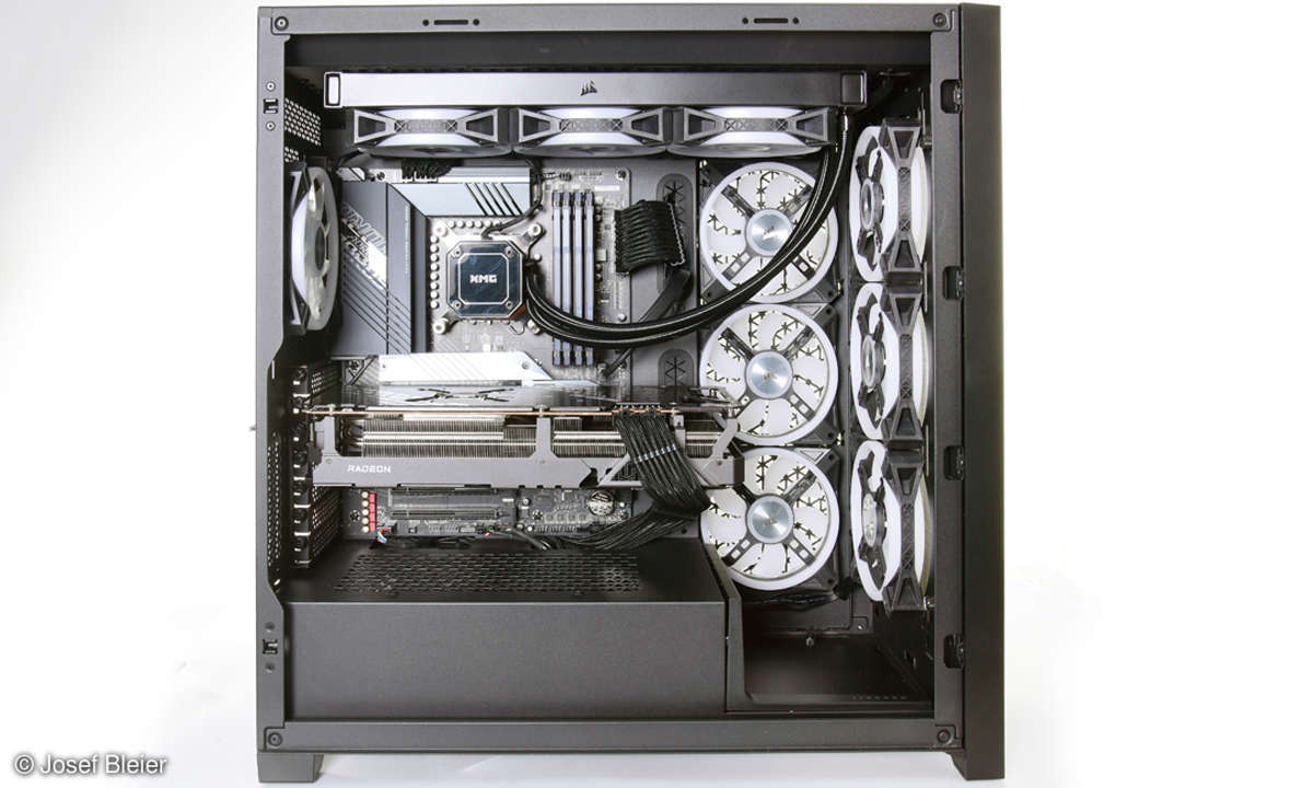 Schenker XMG Sector X im Test - Innenansicht Lüfter