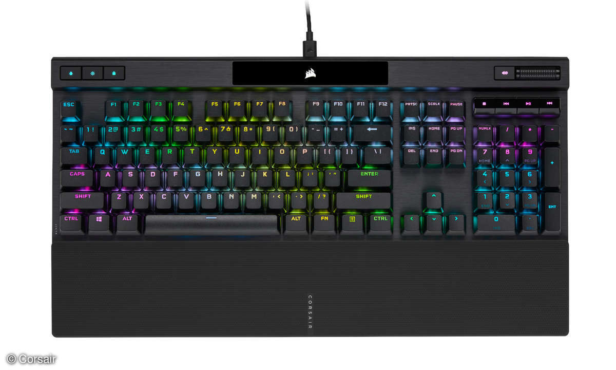 Produktfoto der Corsair K70 RGB Pro aus der Vogelperspektive
