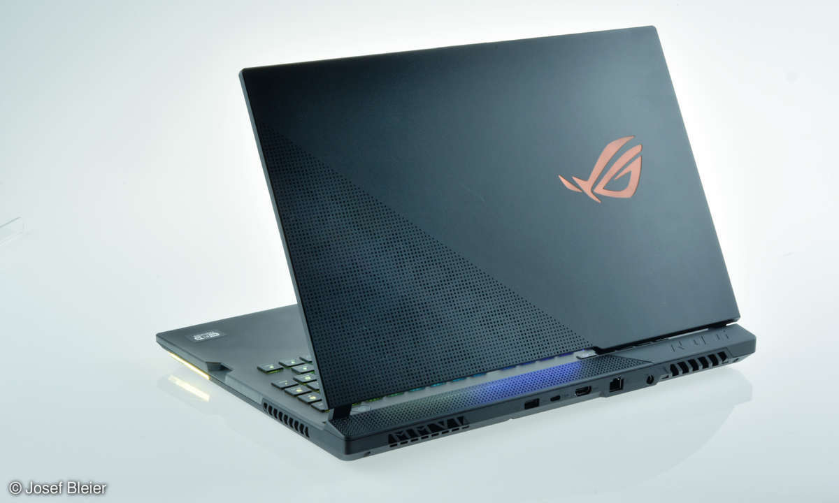 Asus-Rog-Strix-G733Q-rue-1-