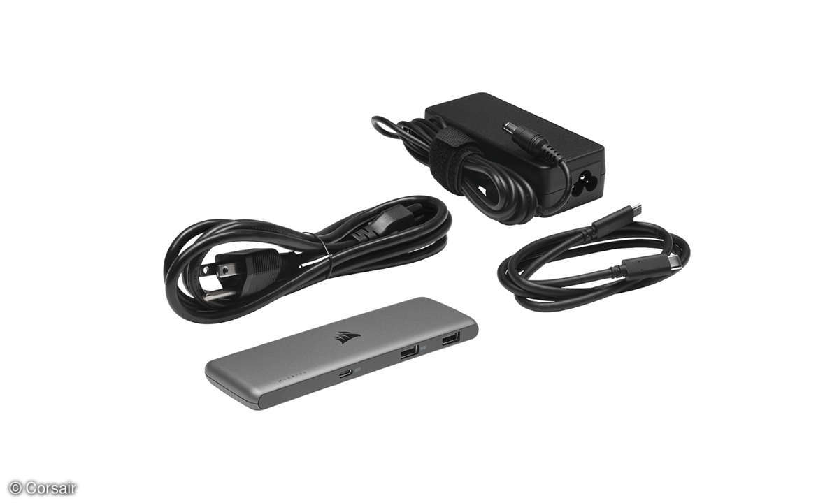 Produktfoto des Corsair USB100 mit Anschlusskabeln