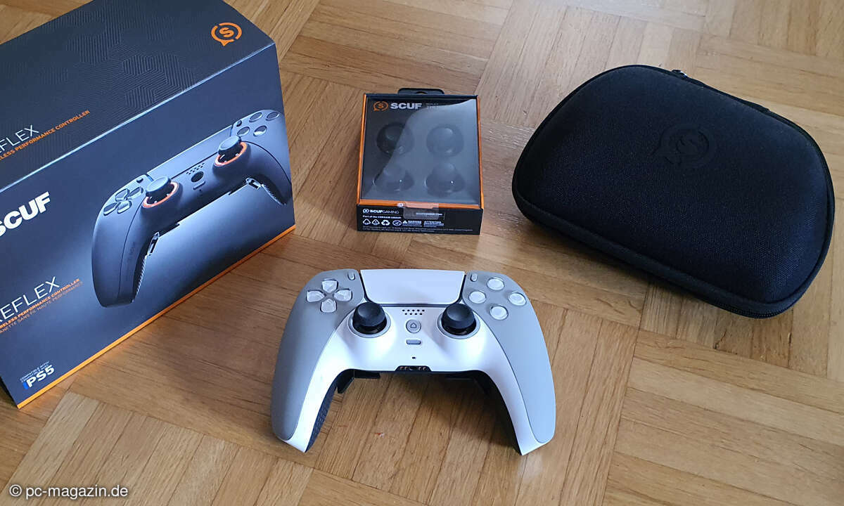 Der Scuf Reflex kommt mit zusätzlichen Thumbsticks und einer Tasche.