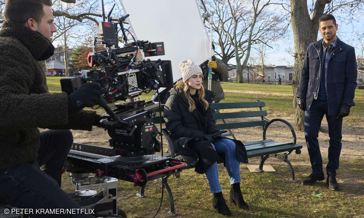 Melissa Roxburgh als Michaela Stone und J.R. Ramirez als Jared Vasquez. Kriegen sie sich nun am Ende oder nicht?