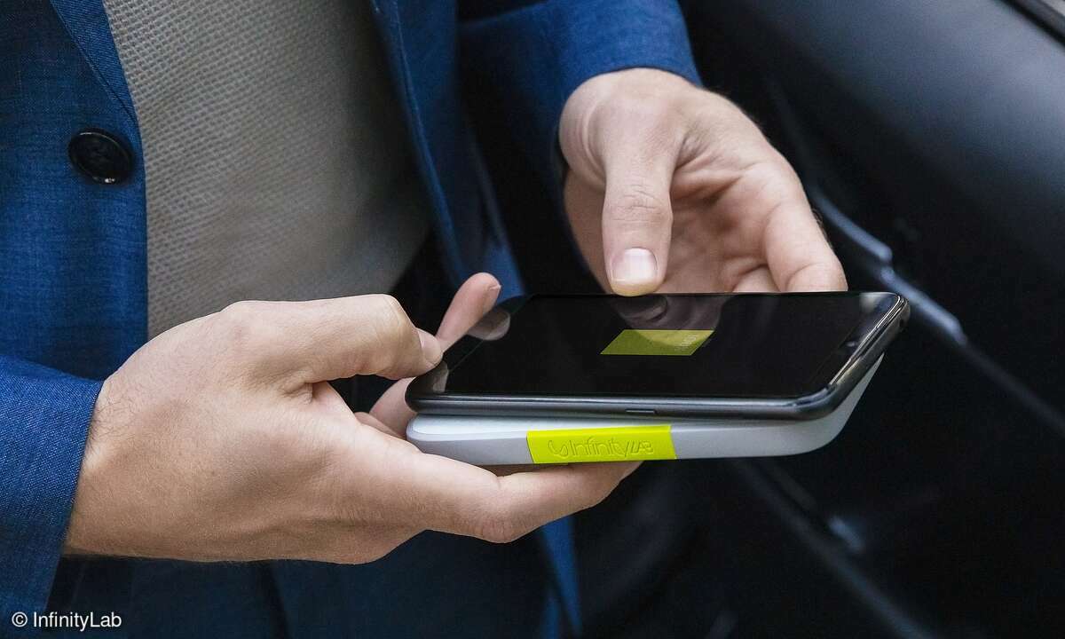infinitylab-instantgo-10000-wireless-powerbank-tiefe