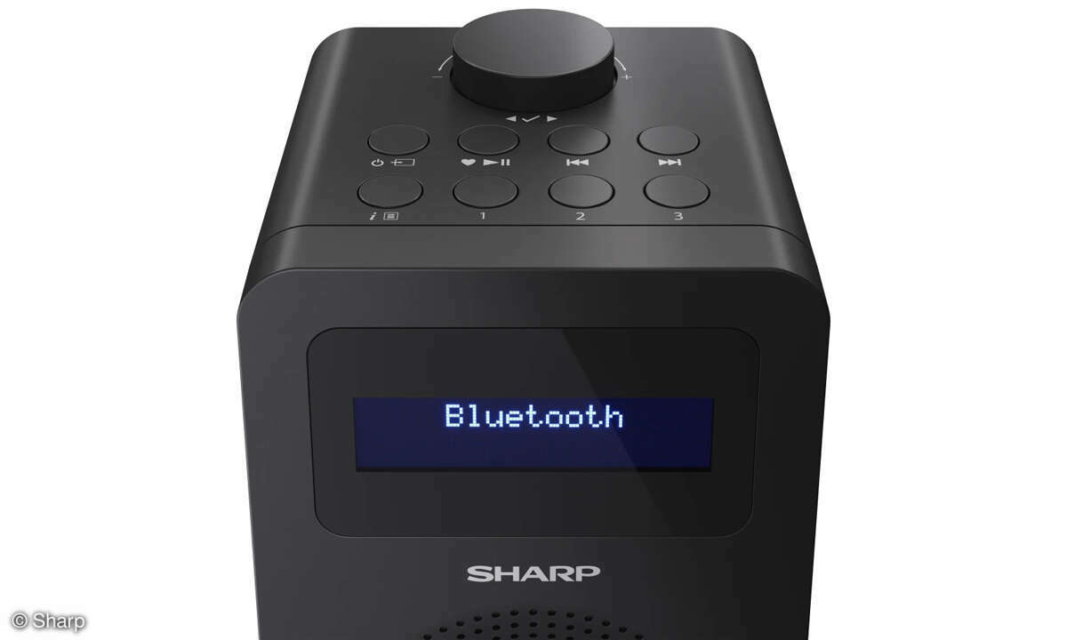 Online_Sharp-Digitalradio-Tokyo_Detail_Bedienfeld_Oberseite