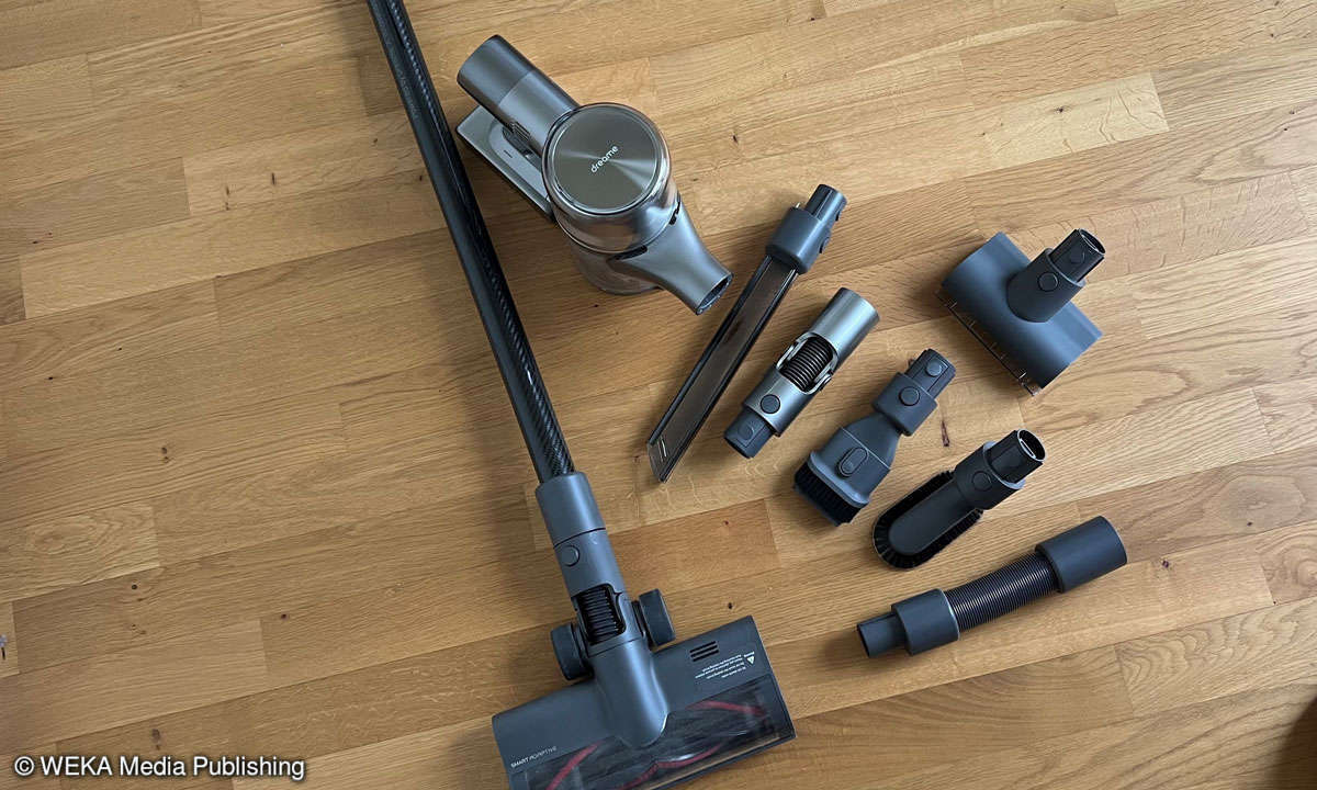 Der Dreame T30 kommt mit sinnvollem Zubehör wie einer Polsterbürste, einer Fugendüse mit LED, zwei weicheren Bürsten und zwei flexiblen Rohren.