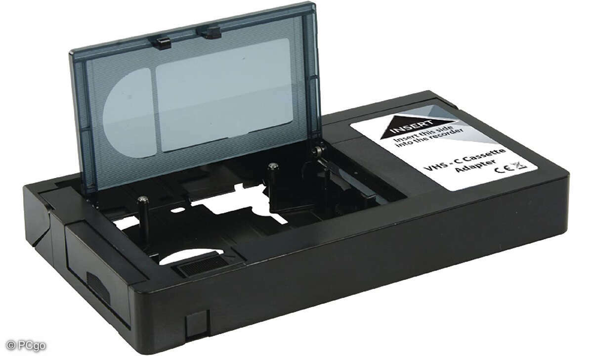 Online_VHS-C-Adapterkassette_Produktbild_rechtgedreht