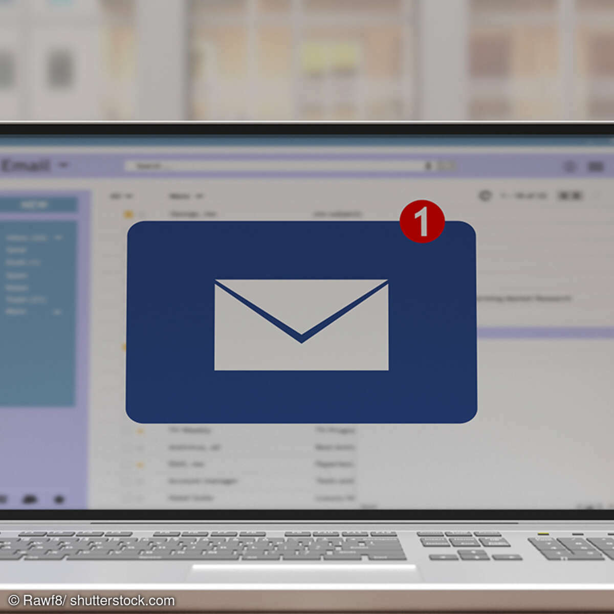 Benachrichtigung über den E-Mail-Posteingang auf dem Laptop-Bildschirm.