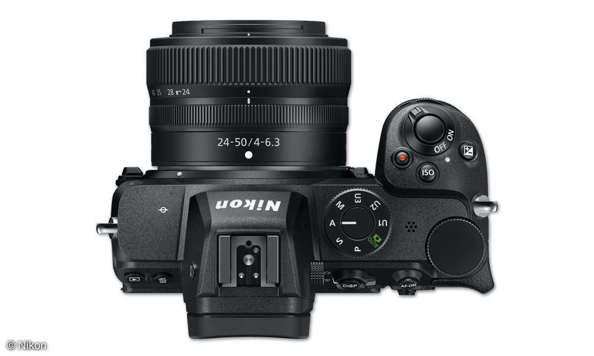 Nikon-Z5_24-50_4-6-3_top