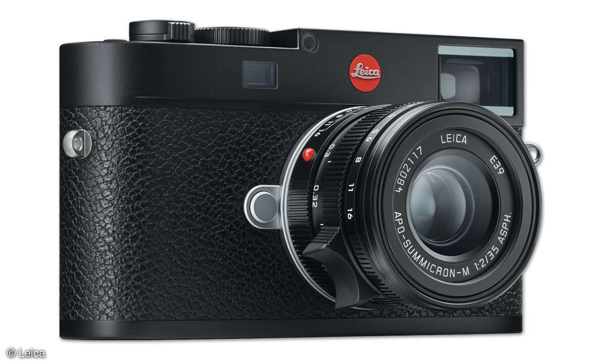Leica-M11_black_Totale