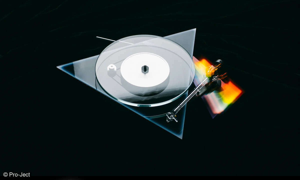 Pro-Ject The Dark Side Of The Moon Turntable Special Edition Plattenspieler