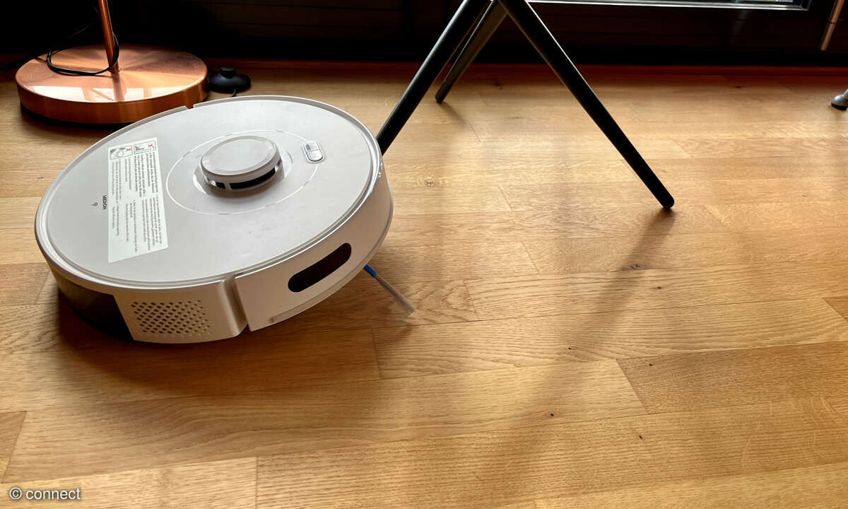 Medion-X10-SW-Tisch