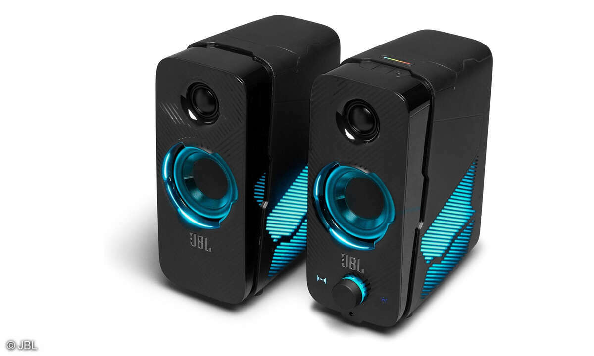 Für Spielerinnen und Spieler hat JBL ein futuristisch anmutendes Lautsprecherpaar auf Lager.