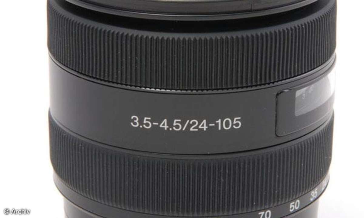 Sony SAL 3,5-4,5/24-105 mm Seitenansicht