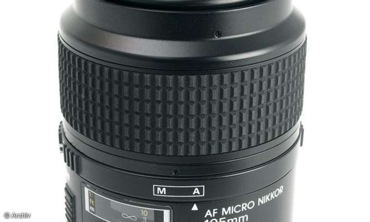 Nikon AF Nikkor 2,8/105 mm Micro D Seitenansicht