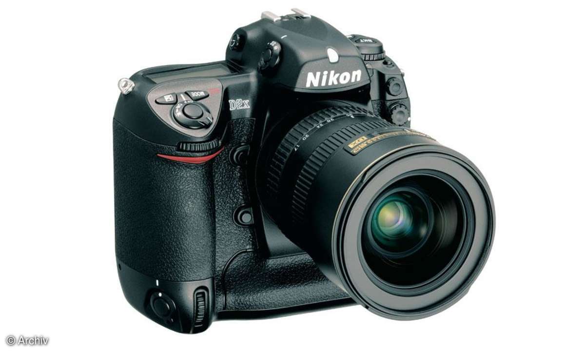 Nikon D2X