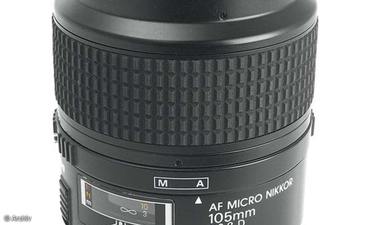 Nikon AF Nikkor 2,8/105 mm Micro D Seitenansicht