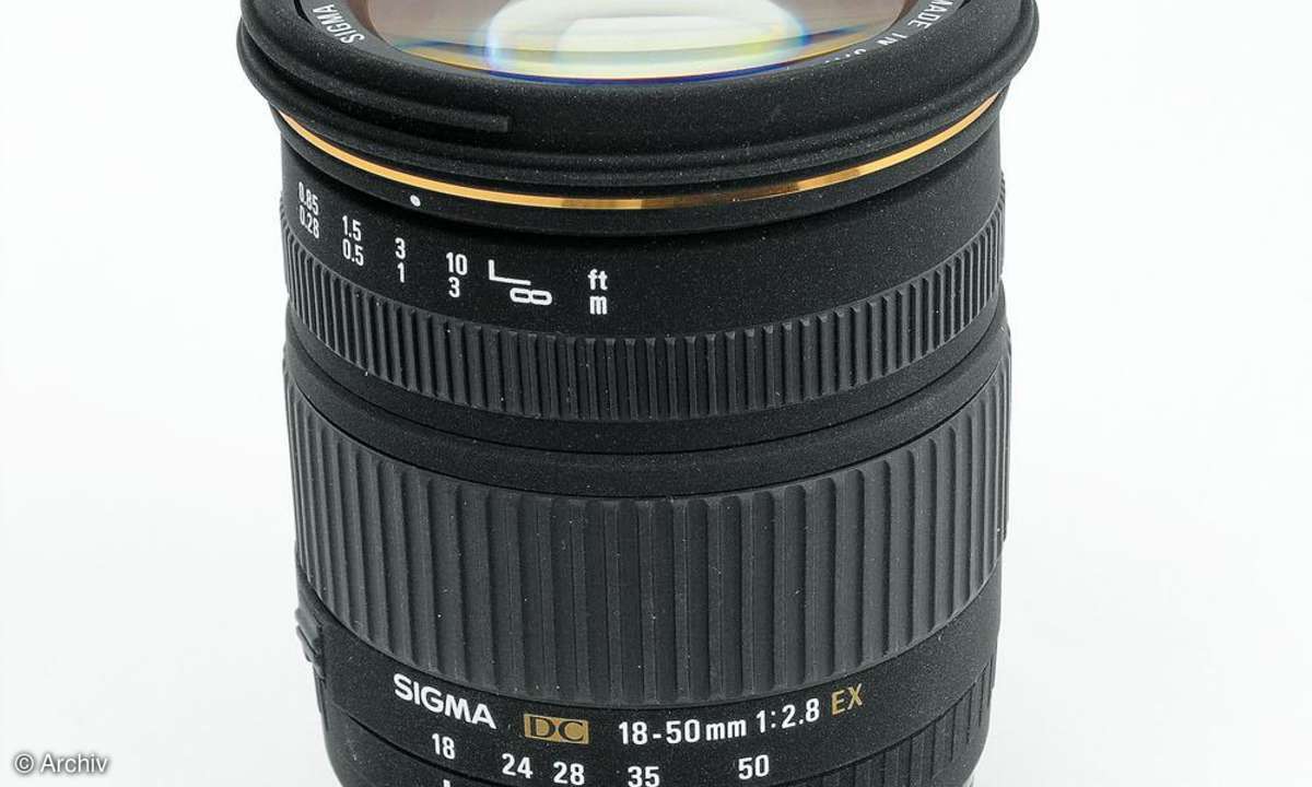 Sigma 2,8/18-50 Seitenansicht