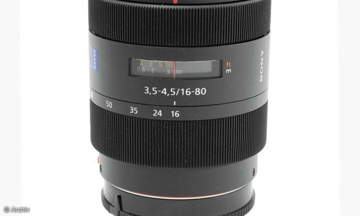 Zeiss SAL 3,5-4,5/16-80 mm an Sony Alpha 350