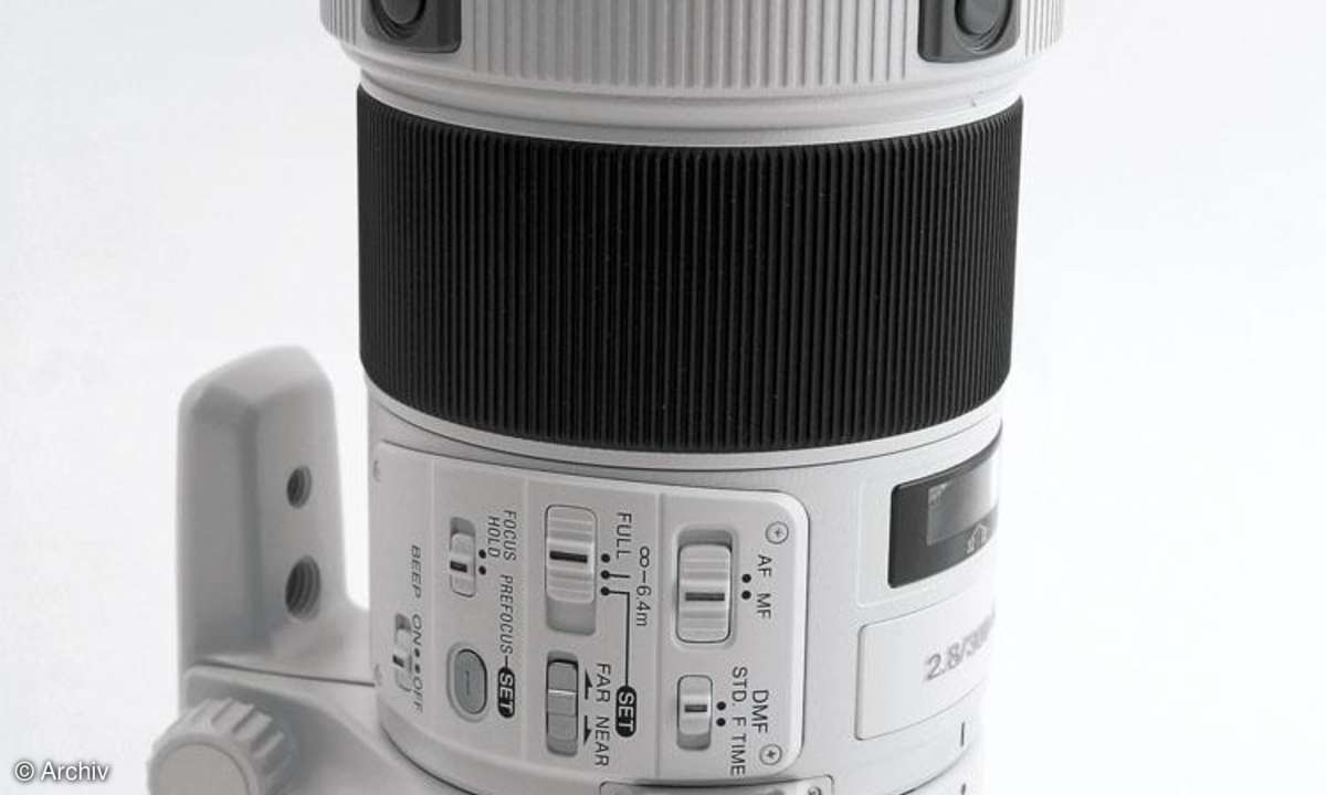 Sony SAL 2,8/300 mm G SSM an Sony Alpha 350