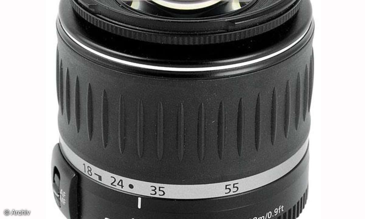 Canon EF-S 3,5-5,6/18-55 mm Seitenansicht
