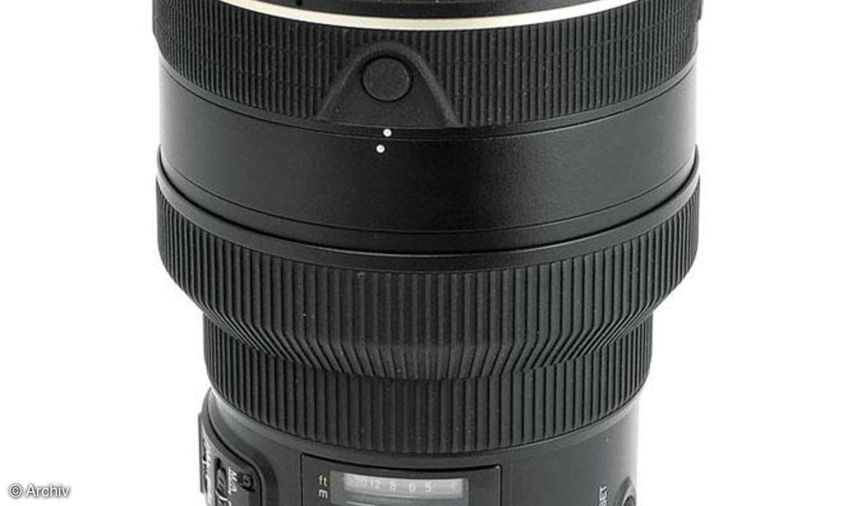 Nikon AF-S Nikkor 2/200 mm VR G IF-ED Seitenansicht