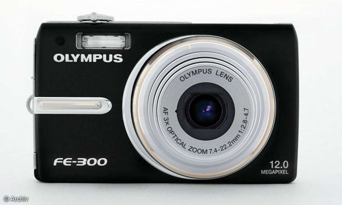 Olympus FE-300 Vorderseite