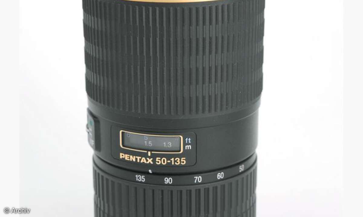 Pentax SMC-DA* 2,8/50-135 mm ED IF SDM an Pentax K20D
