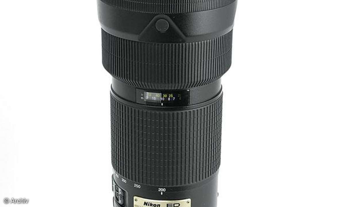 Nikon AF-S 4/200-400 mm VR G IF-ED Seitenansicht