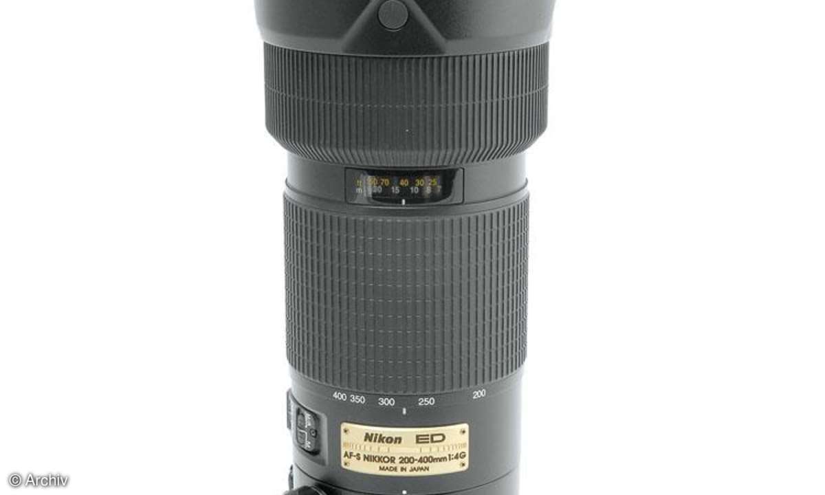 Nikon AF-S Nikkor 4/200-400 mm VR G IF-ED an Nikon D300