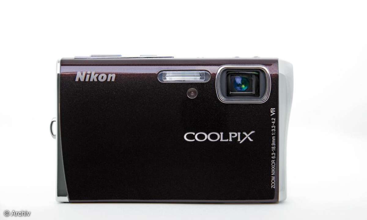 Nikon Coolpix S52c Front