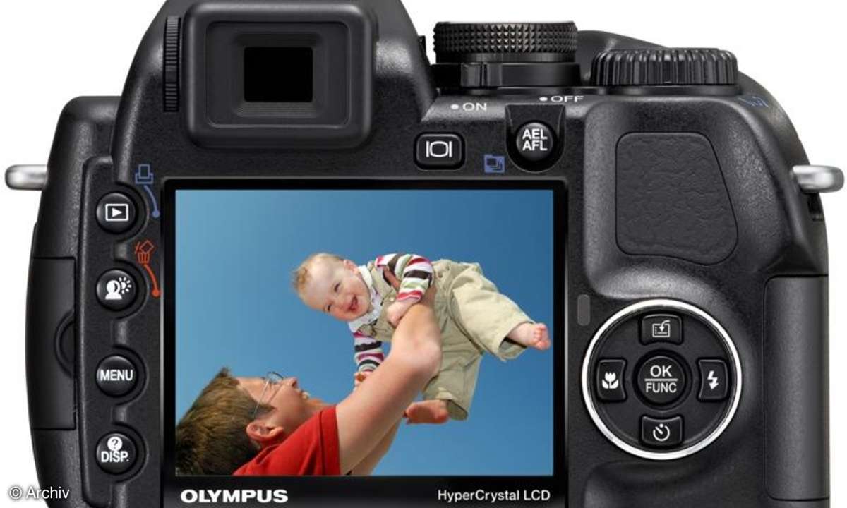 Olympus SP-570 UZ mit 20fach-Zoom