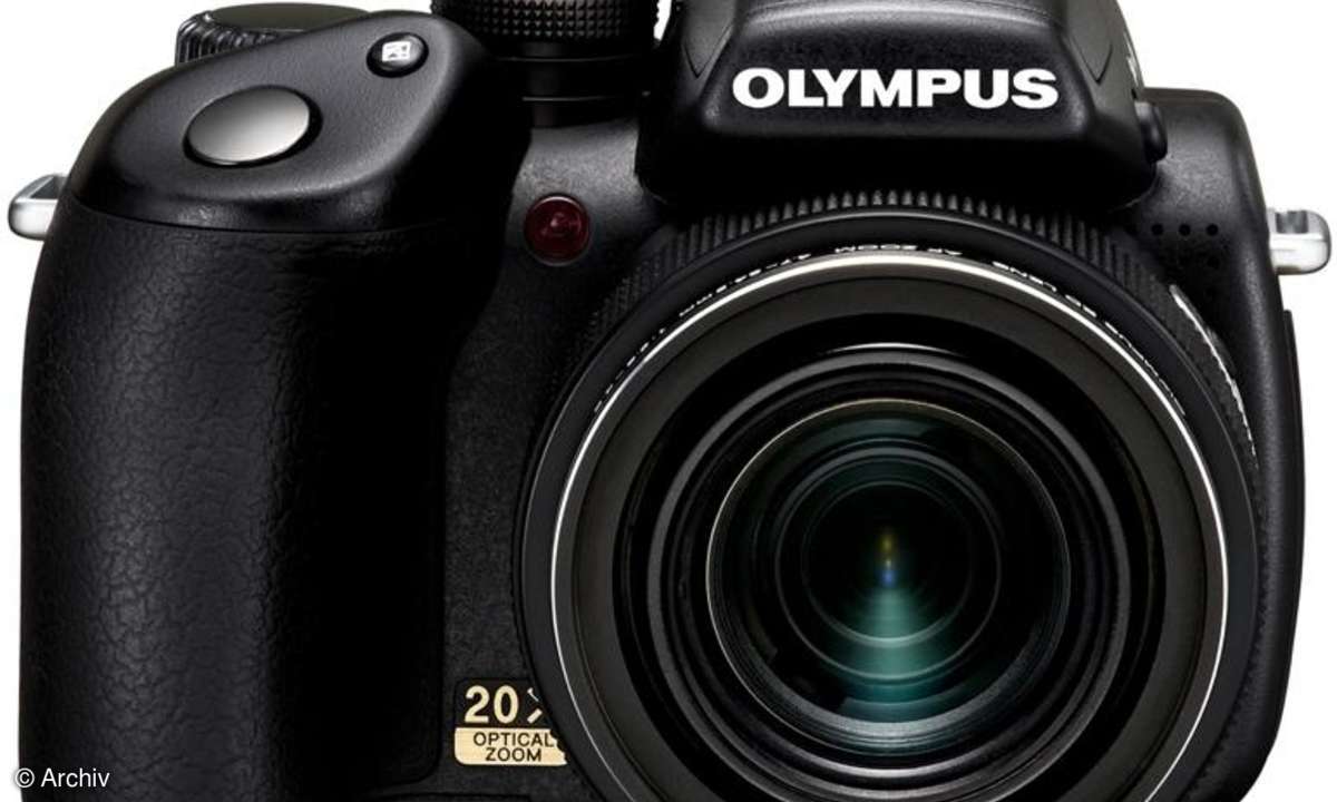 Olympus SP-570 UZ mit 20fach-Zoom