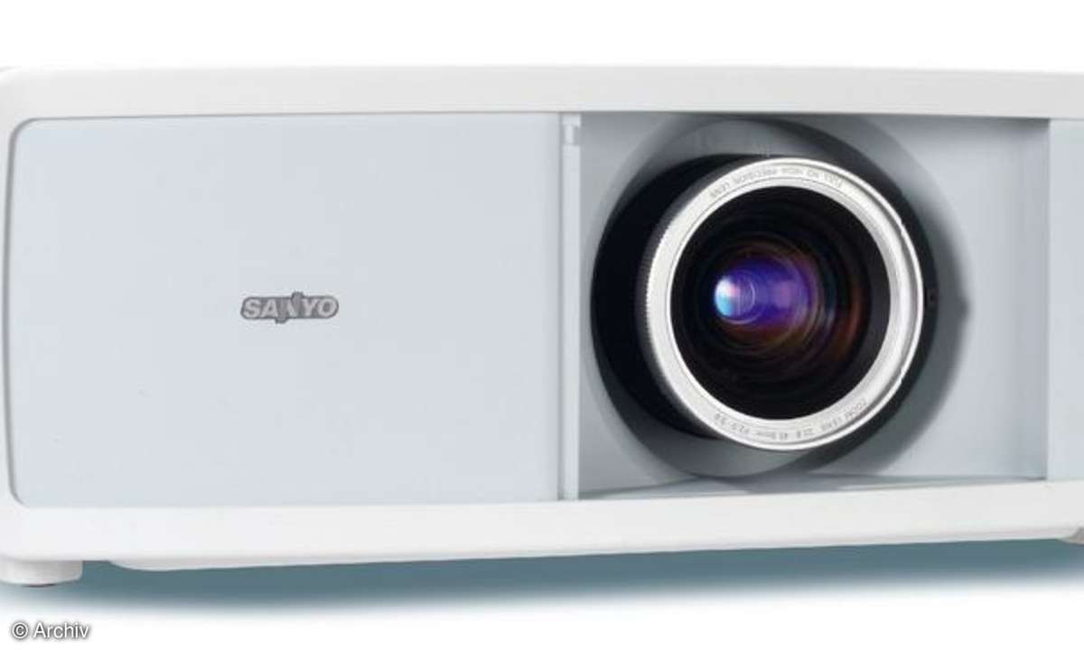 Sanyo PLV-Z 2000